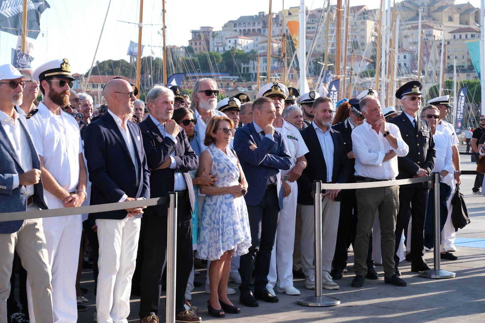 Un equipaggio di velisti giovanissimi a bordo del famoso Q Class del 1926 Il Sindaco Scajola: “Felici per 10 giorni di grande sport, eleganza e forte passione marinara! Imperia, 5 settembre 2026. Falcon, il Q Class del 1926 dell’armatore francese Montero De Barros, è il vincitore assoluto delle Vele d’Epoca di Imperia, 40esimo anniversario. Una delle più famose barche d’epoca da regata, le cui linee d’acqua – si racconta – hanno ispirato il disegno del J Class Ranger, è stato il migliore nelle 4 prove del raduno ligure, regatando con un equipaggio composto per la maggior parte da velisti giovanissimi.