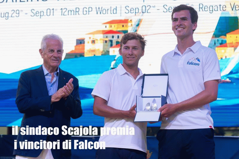 È FALCON IL VINCITORE DEL 40° ANNIVERSARIO DELLE VELE D’EPOCA
Un equipaggio di velisti giovanissimi a bordo del famoso Q Class del 1926
Il Sindaco Scajola: “Felici per 10 giorni di grande sport, eleganza e forte passione marinara!