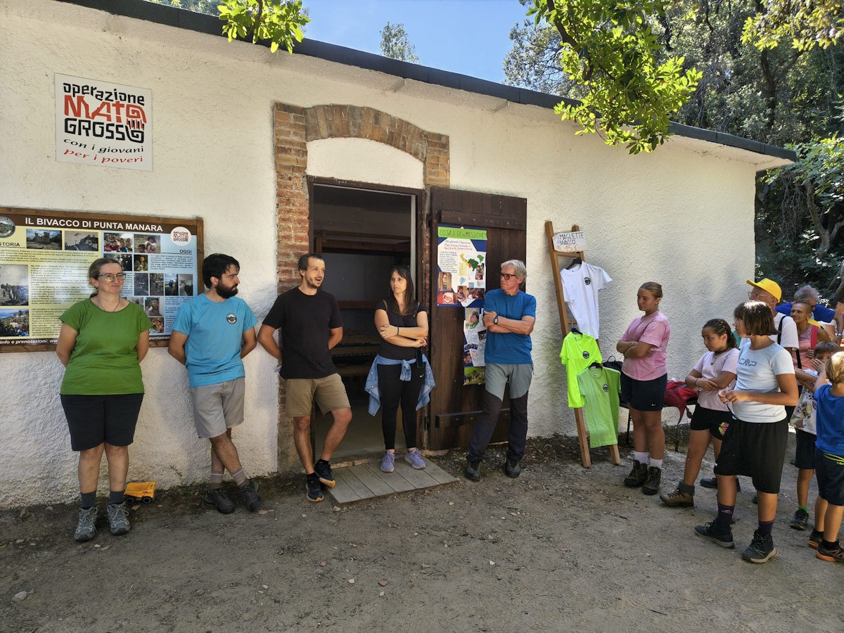 Torna a vivere il Bivacco di Punta Manara grazie ai lavori di riqualificazione da parte del Comune di Sestri Levante e il nuovo gestore, l'Associazione L' Avventura della Carità - Operazione Mato Grosso.