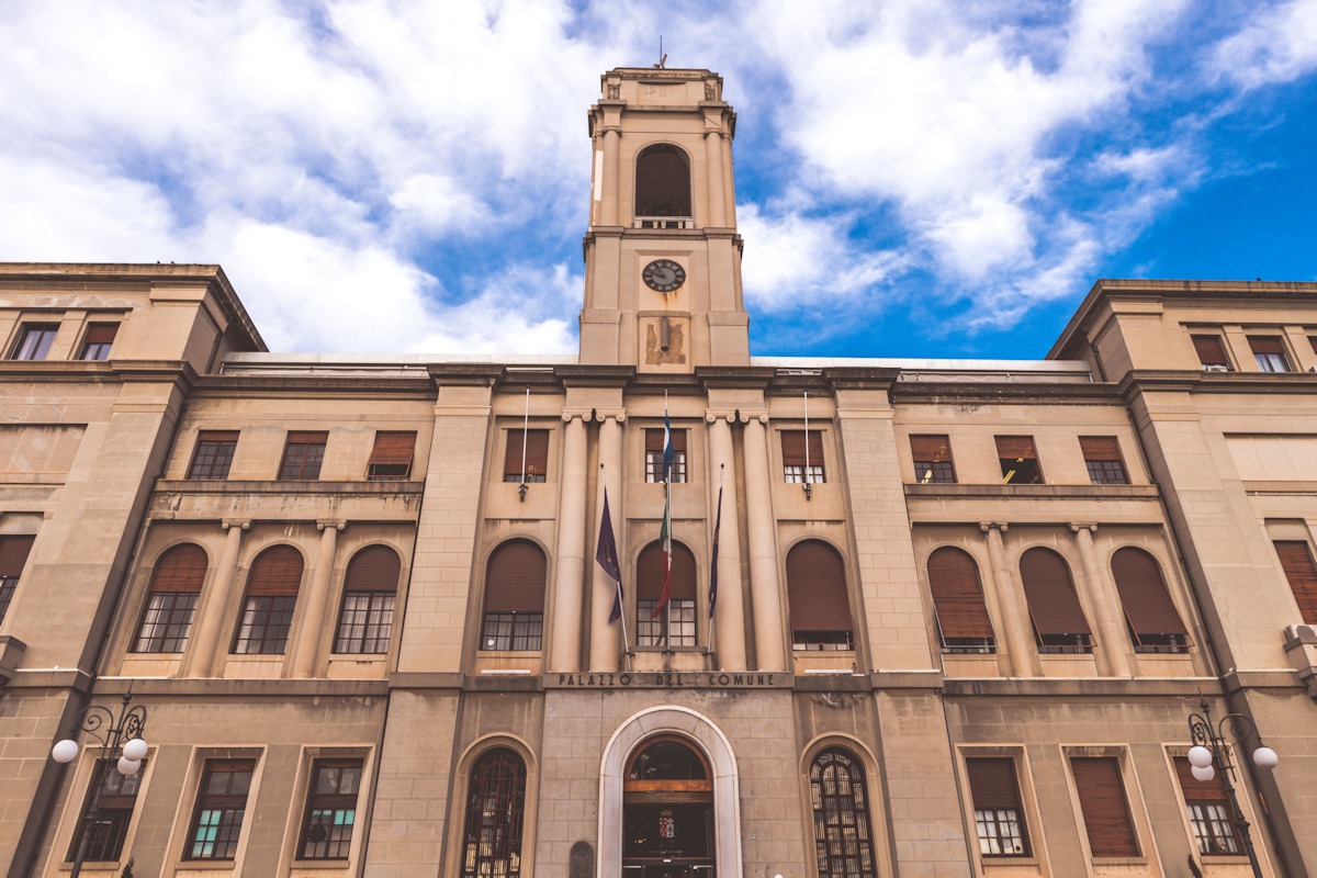 Il Comune di Imperia, rinnova la toponomastica cittadina, valorizzati la memoria storica, i microtoponimi locali e le figure simbolo del territorio,