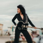 Il Teatro Marenco di Novi Ligure ospita Judith Hill, accompagnata da una band che comprende anche i suoi genitori: Michiko Hill alle tastiere e all’Hammond B3 e Robert “Pee Wee” Hill al basso, insieme al batterista Shadrack “Shaddy” Oppong.
