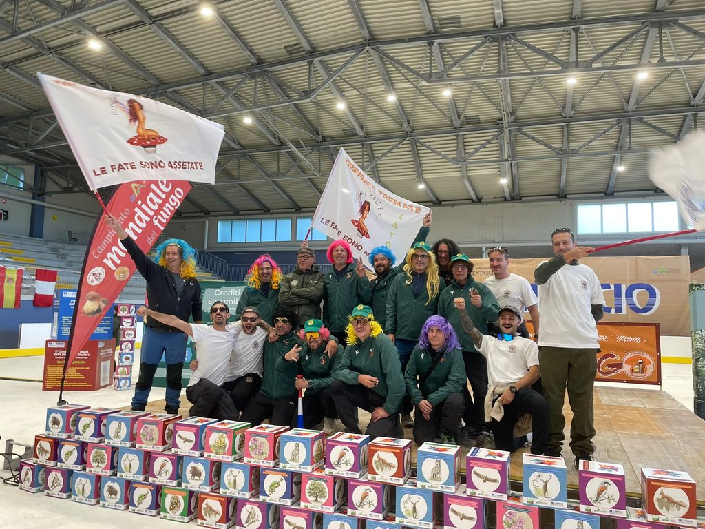La dodicesima edizione del Campionato Mondiale del Fungo al Cerreto è stata un grande successo. 500 fungaioli, tra singoli e 45 squadre, con tante conferme e appassionati, sono tornati in Appennino per partecipare all'evento ideato da Fra Ranaldo e organizzato dal Parco Nazionale dell'Appennino Tosco Emiliano, i Briganti di Cerreto, in collaborazione con l'associazione A Passeggio nel Bosco e con la collaborazione del Comune del Ventasso.