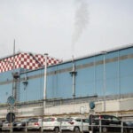 EX ILVA, SINDACI GENOVA E NOVI LIGURE: “ADI ANNUNCIA SERRATA, DECISIONE INACCETTABILE. CONSEGUENZE RITARDI VENDITA NON RICADANO SU LAVORATORI E TERRITORI” Genova e Novi Ligure, 8 ott. - «Questa mattina Acciaierie d'Italia S.p.A. in Amministrazione Straordinaria ci ha annunciato che, in seguito al noto decreto della Corte d'Appello di Milano che riguarda la fabbrica di Taranto, entro il prossimo 15 novembre avverrà la fermata temporanea generale degli stabilimenti ex Ilva di Genova e di Novi.